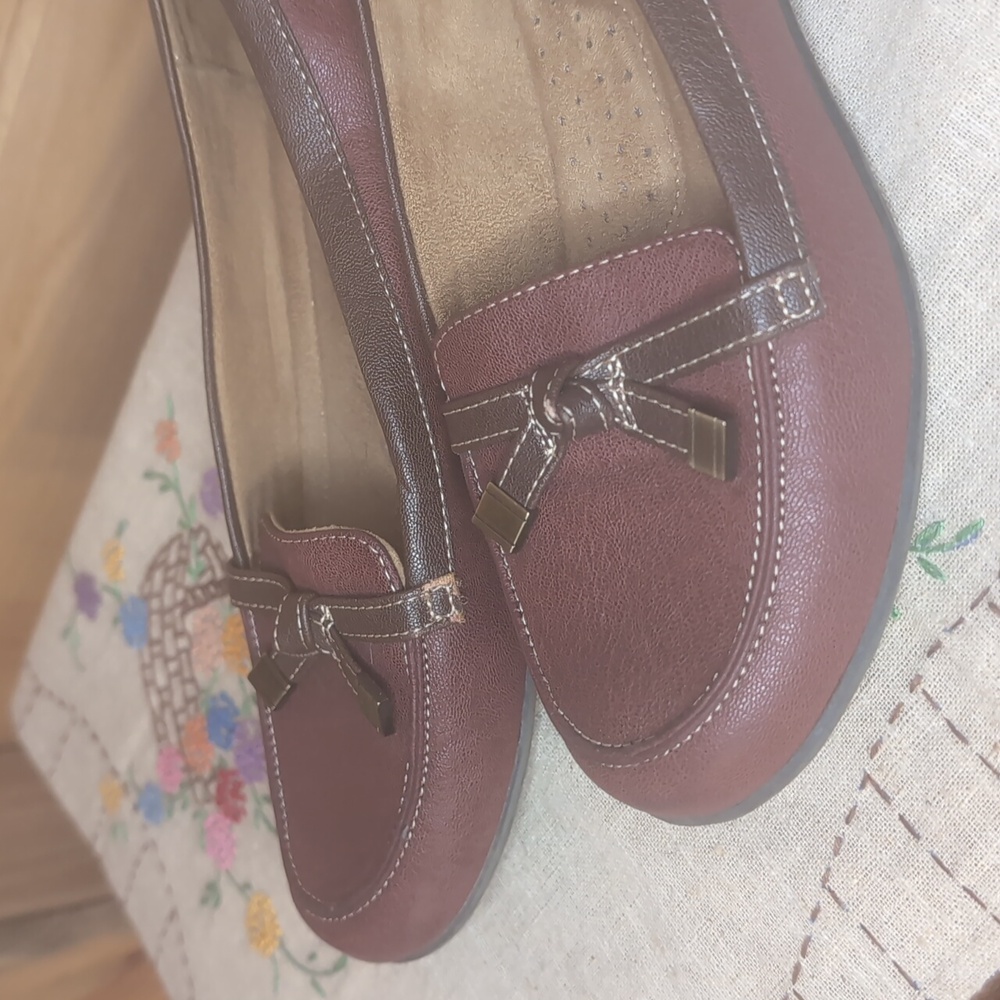 Sz 7.5 Natural Soul "Gracee" Oak Brown Faux Leather Loafer